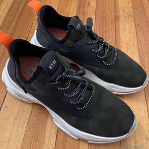 Steve Madden Sneakers